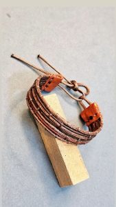 چرم ‏‏تازان ‏‏چرم ‏‏‏اصل ‏‏دستدوز ‏‏اکسسوری ‏دستبند ‏‏کیف ‏‏جاکارتی ‏‏در ‏‏تهران ‏‏پیروزی