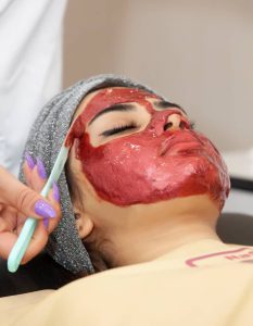 آموزشگاه و مرکز زیبایی نشمیل آموزش تخصصی فیشال و پاک سازی پوست در گلسار رشت 8