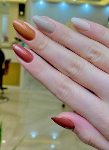اصلاحیه سالن زیبایی کیانا خدمات ژلیش ترمیم لمینیت ناخن در مطهری مفتح 3