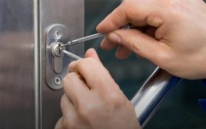 کلید شایان خدمات کلید سازی سیار و شبانه روزی فوری و باز کردن انواع درب در تهران هروی 4