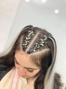 سالن زیبایی دینا رنگ مو مش و لایت و کراتینه مو در نازی آباد تهران 2