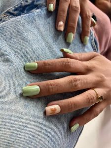 سالن ‏زیبایی ‏فرانک ‏بیوتی ‏خدمات ‏کاشت ‏و ‏ترمیم ‏و ‏ژلیش ‏ناخن ‏در ‏تهران ‏گیشا