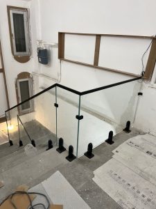 ایران سکوریت فروش و اجرا و نصب پارتیشن شیشه ای و نرده شیشه ای و شیشه سکوریت در تهران آرژانتین 14 1 1 1 1 1 1 1 1