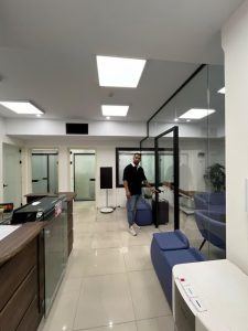 ایران سکوریت فروش و اجرا و نصب پارتیشن شیشه ای و نرده شیشه ای و شیشه سکوریت در تهران آرژانتین 17 1 1 1