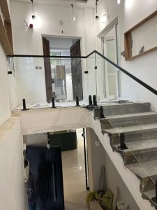 ایران سکوریت فروش و اجرا و نصب پارتیشن شیشه ای و نرده شیشه ای و شیشه سکوریت در تهران آرژانتین 18 1 1 1 1 1