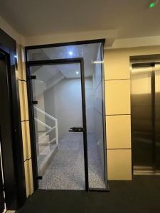 ایران سکوریت فروش و اجرا و نصب پارتیشن شیشه ای و نرده شیشه ای و شیشه سکوریت در تهران آرژانتین 7 1 1 1 1