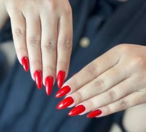 خانه زیبایی فریناز خدمات کاشت و کاشت قالب و لمینت ناخن و ترمیم پودر و ژل در کرج شاهین ویلا