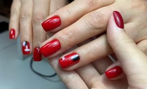 خانه زیبایی فریناز خدمات کاشت و کاشت قالب و لمینت ناخن و ترمیم پودر و ژل در کرج شاهین ویلا