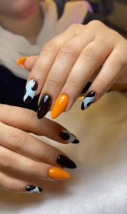 سالن زیبایی تیانا نیل خدمات کاشت ناخن ترمیم ناخن ژلیش در تهران میدان انقلاب 4