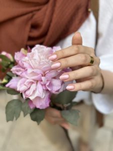 سالن زیبایی سای بیوتی کاشت و ترمیم ناخن و ژلیش ناخن در خیابان فرشته