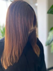 سالن زیبایی موگه بیوتی خدمات کرلی و براشینگ و میکاپ شینیون و بافت مو در چهارراه یافت آباد