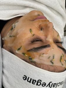پهلوان پور خدمات و آموزش پاکسازی صورت و فشیال و مراقبت های پوستی در کرج مهر ویلا 2