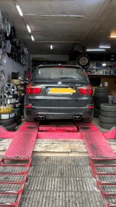 مجموعه خودرویی پیت استاپ تیونینگ میزان فرمان با دستگاه و تابگیری در تهران میدان پروین 10