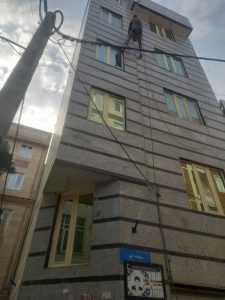گروه ‏ارتفاع ‏کاران ‏عبدلی ‏خدمات ‏پیچ ‏رولپلاک ‏نمای ‏ساختمان ‏با ‏طناب ‏و ‏شستشوی ‏نما ‏و ‏نصب ‏توری ‏مرغی ‏در ‏تهران 6