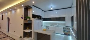 کابینت ‏افرا ‏چوب ‏خدمات ‏تولید ‏اجرا ‏کابینت ‏آشپزخانه ‏لاکچری ‏روکش ‏چوب ‏هایگلاس ‏در ‏تهران ‏چهاردانگه