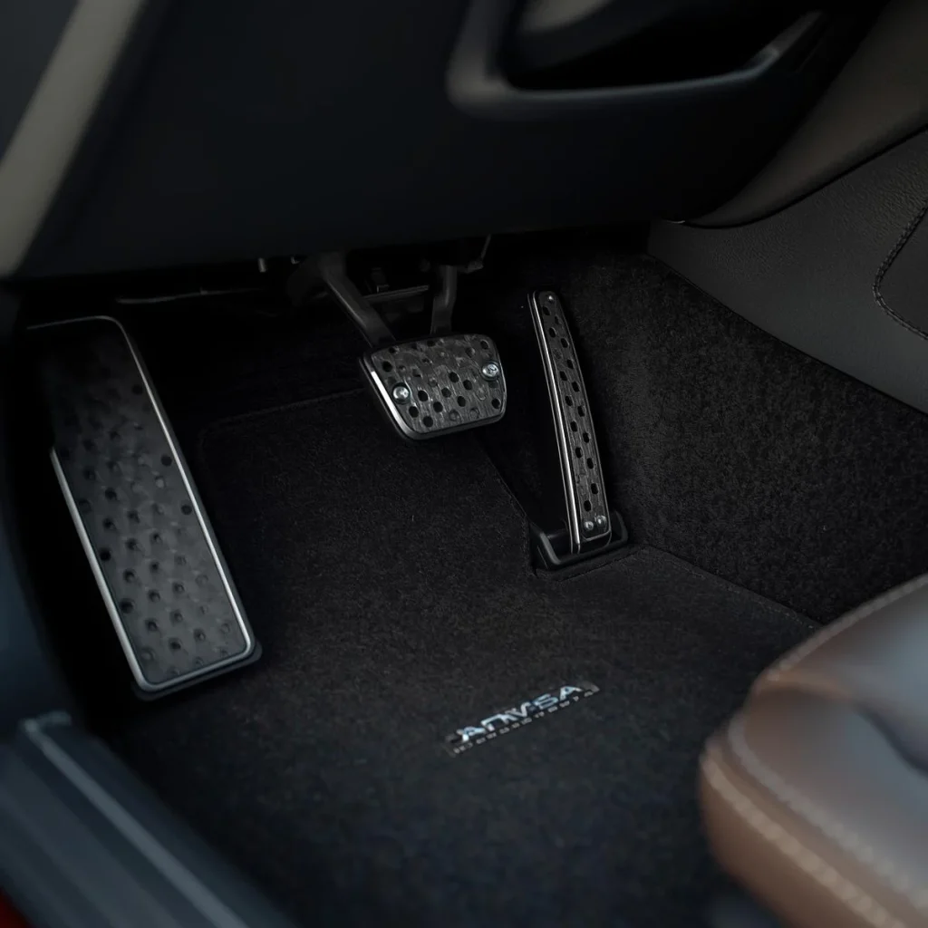 بررسی انواع پدال و روکش پدال برای رانندگی راحت تر 1 بررسی انواع پدال و روکش پدال برای رانندگی راحت تر