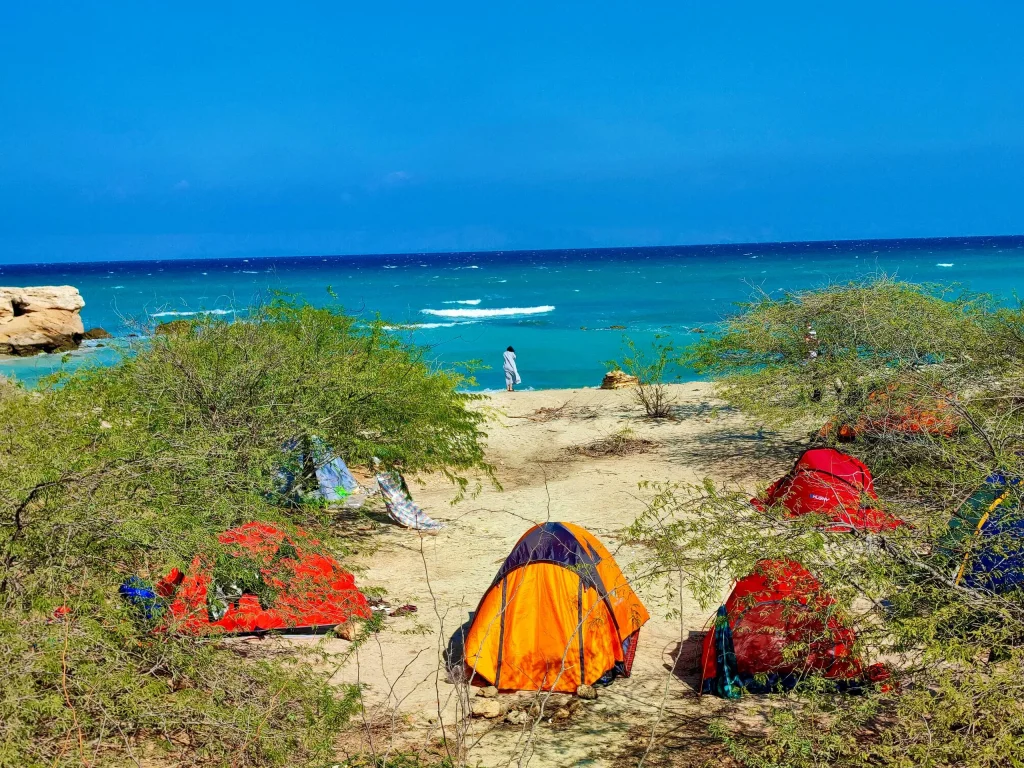 تور بندر لاوان با کمپینگ ساحلی