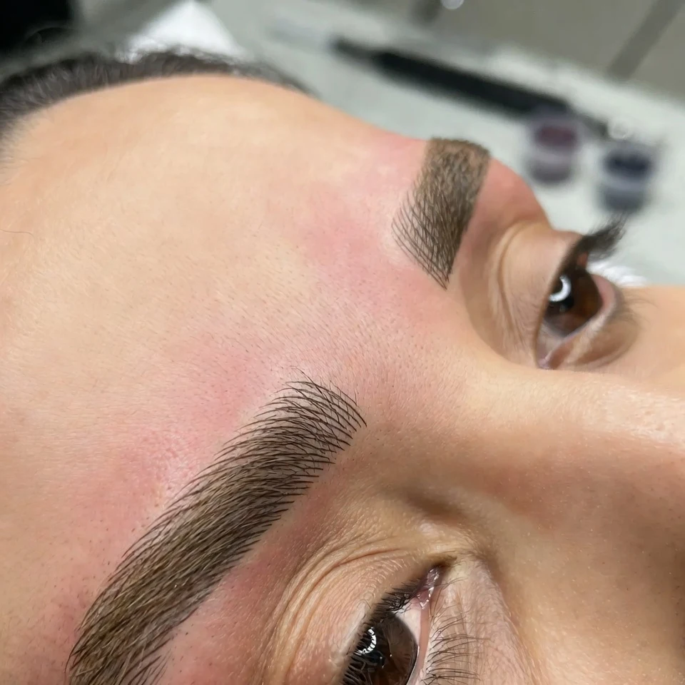 میکروبلیدینگ ابرو در مشهد