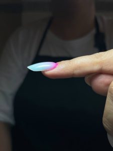 تخصصی ناخن لادن خدمات کاشت ترمیم ناخن در مجیدیه جنوبی