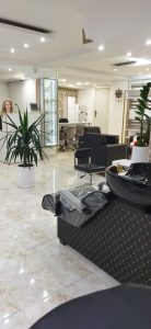 سالن زیبایی گلاریس رنگ و هایلایت میکاپ شینیون در مهرشهر کرج