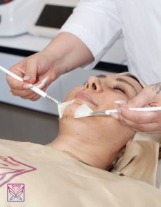 و مرکز زیبایی نشمیل آموزش تخصصی فیشال و پاک سازی پوست در گلسار رشت 13