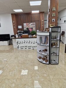 آموزشگاه ‏موسیقی ‏سورنا ‏آموزش ‏آواز ‏در ‏صادقیه 9