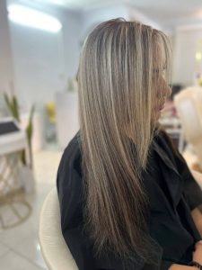 آکادمی زیبایی سعیده فردوس کاشت لیفت لمینیت مژه در بلوار فردوس صادقیه 768x1024 1