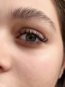 آکادمی زیبایی سعیده فردوس کاشت لیفت لمینیت مژه در بلوار فردوس صادقیه4 768x1024 1