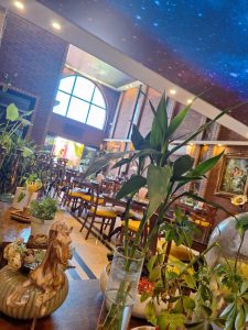 ‏خاتون ‏با ‏مدیریت ‏خانم ‏جعفری ‏در ‏مهرآباد ‏رودهن 7