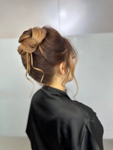 سارا کریمخانی آموزش و خدمات شینیون عروس در شهرک گلستان چیتگر 10