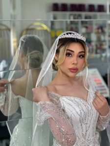سارا کریمخانی آموزش و خدمات شینیون عروس در شهرک گلستان چیتگر 14