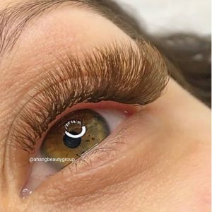 سالن زیبایی آهنگ مینیاتور میکاپ شینیون عروس رنگ و لایت در وکیل آباد مشهد 16