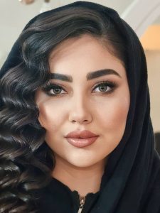 سالن زیبایی آهنگ مینیاتور میکاپ شینیون عروس رنگ و لایت در وکیل آباد مشهد