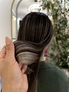 سالن زیبایی آیسان رنگ و مش شینیون پروتئین تراپی در مشیریه تهران۲