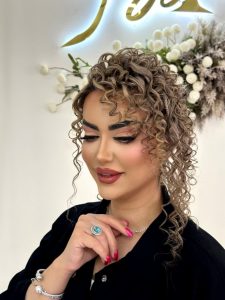 سالن زیبایی آیسان رنگ و مش شینیون پروتئین تراپی در مشیریه تهران۴