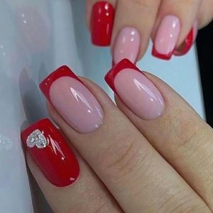 زیبایی آیلین کاشت ترمیم ژلیش ناخن در بزرگراه نواب