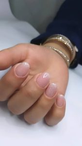 زیبایی آیلین کاشت ترمیم ژلیش ناخن در بزرگراه نواب 4