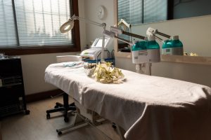 سالن زیبایی ماکیاژ میکاپ رنگ و مش در فرمانیه شرقی 6