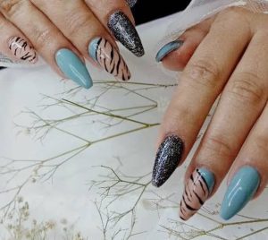 زیبایی هستی بیوتی کاشت ترمیم ژلیش ناخن در پرند فاز ۶ 7