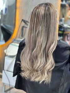 سالن مینا اسدی رنگ لایت احیا مو در سعادت آباد میدان کتاب 8 768x1024 1