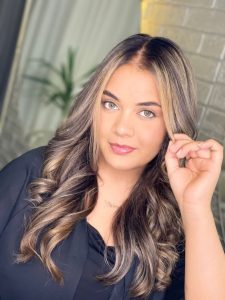 سالن ‏زیبایی ‏زهرا ‏زارع ‏میکاپ ‏شینیون ‏عروس ‏میکاپ ‏همراه ‏نامزدی ‏در ‏مشهد ‏طلاب 16