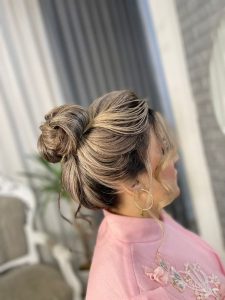 سالن ‏زیبایی ‏زهرا ‏زارع ‏میکاپ ‏شینیون ‏عروس ‏میکاپ ‏همراه ‏نامزدی ‏در ‏مشهد ‏طلاب 20