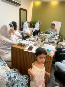 سالن ‏زیبایی ‏مهدیه ‏عطاران ‏هایلایت ‏کراتین ‏اسکالپ ‏و ‏فر ‏در ‏هفت ‏تیر ‏مشهد 19