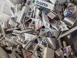 آهن و پی وی سی و یو پی وی سی ضایعات pvc و uPVC در تهران تجریش 2