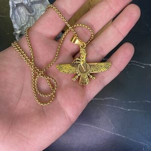 فروشگاه ‏جواهر ‏وساعت ‏رامونا ‏ساعت ‏جیشاک ‏1100وگردنبند ‏ماری ‏در ‏تهران ‏صادقیه 7