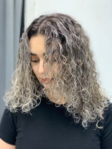 مونا صادقی رنگ لایت آمبره احیا در سعادت آباد چهارراه سرو