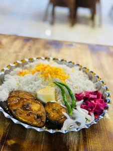 رستوران ایران زمین غذای ایرانی و غذای دریایی در درگهان
