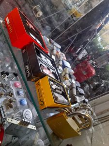 کلید سازی اکبری کلید سازی شبانه روزی سیار فروش انواع قفل ضد سرقت و ریموت یدک در سیدخندان 5