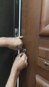 سازی کرمی کلید سازی سیار و شبانه روزی نصب درب ضد سرقت در تهران جنت آباد شمالی 2 result