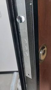 سازی کرمی کلید سازی سیار و شبانه روزی نصب درب ضد سرقت در تهران جنت آباد شمالی 3 result